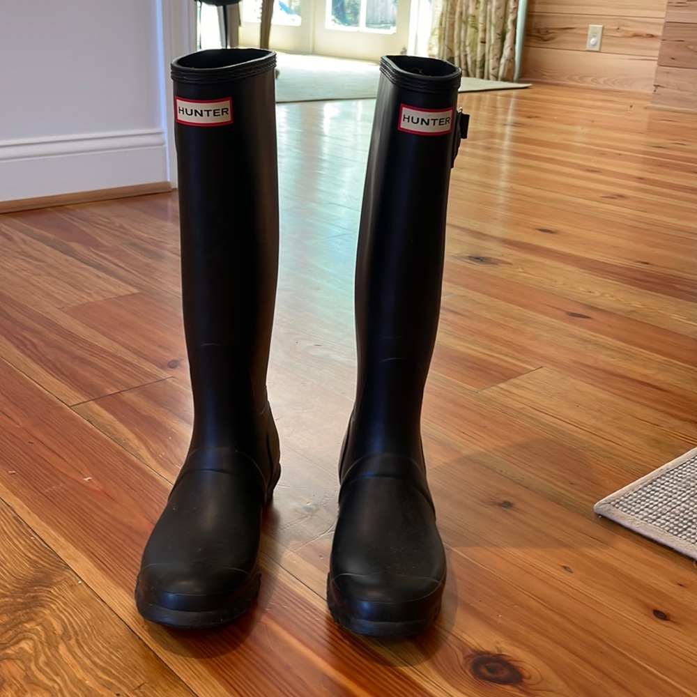 Tall black Hunter rain boots size 7